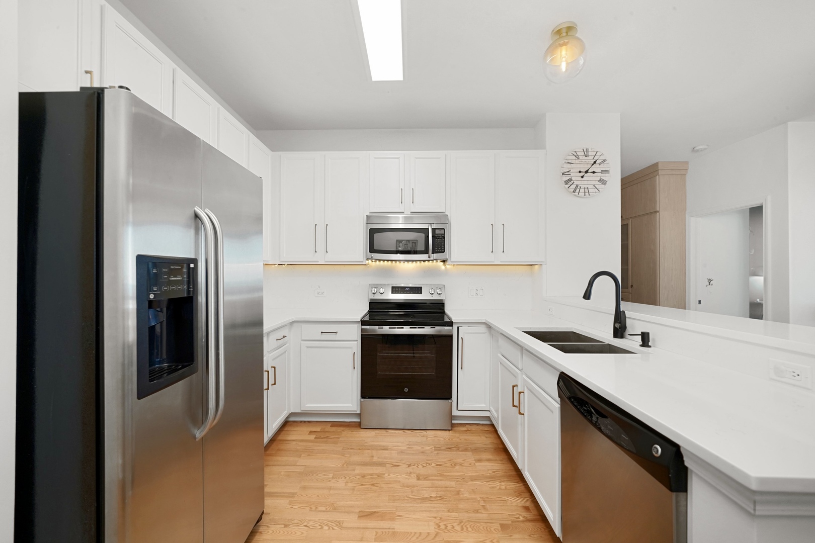 1629 S Prairie Avenue 1504