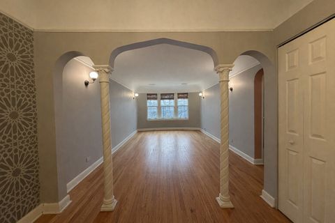 Tiny photo for 336 S Maple Avenue #2B, Oak Park, IL 60302 (MLS # 12580071)