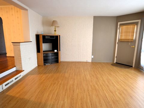 Tiny photo for 9835 St. Louis Avenue, Evergreen Park, IL 60805 (MLS # 12505013)