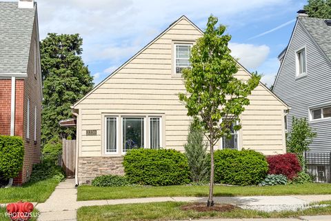 Photo of 3330 N Orange Avenue, Chicago, IL 60634 (MLS # 12658953)