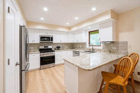 Tiny photo for 6 Heather Lane, Hawthorn Woods, IL 60047 (MLS # 12792545)