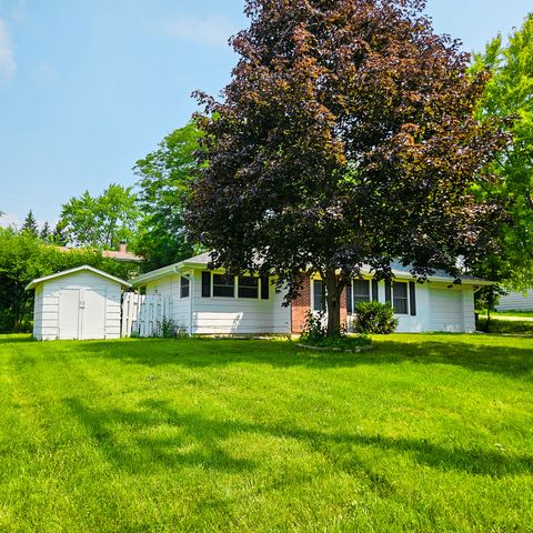 Tiny photo for 2308 E Sand Lake Road, Lindenhurst, IL 60046 (MLS # 12435888)