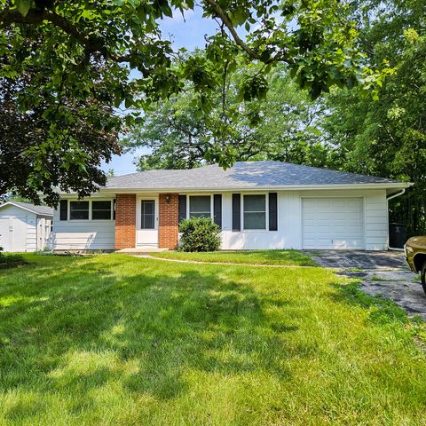 Photo of 2308 E Sand Lake Road, Lindenhurst, IL 60046 (MLS # 12435888)