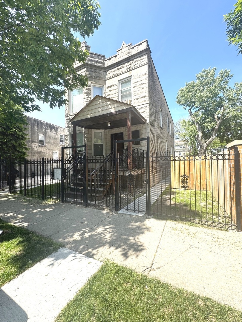 620 N Kedzie Avenue