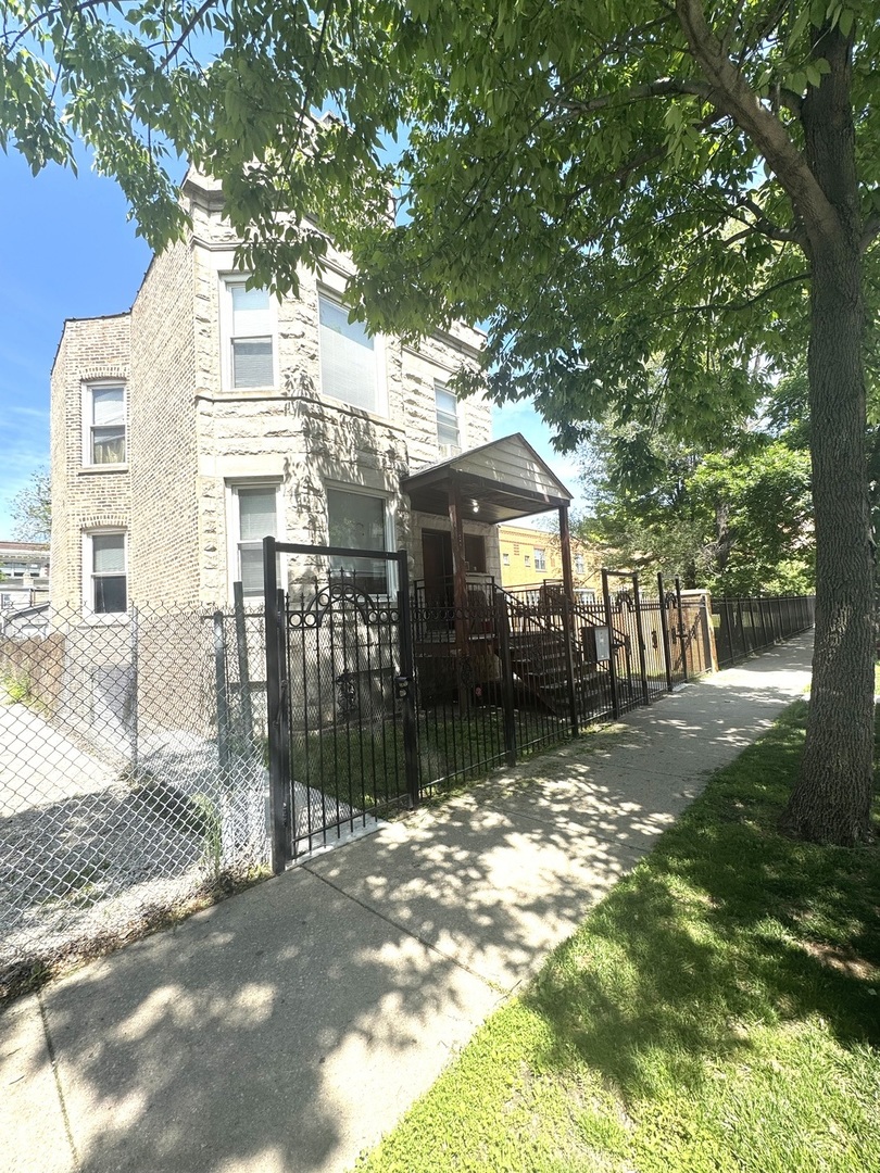620 N Kedzie Avenue