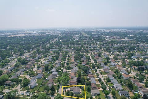 Tiny photo for 1100 S Cherrywood Drive S, Mount Prospect, IL 60056 (MLS # 12703919)