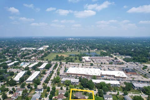 Tiny photo for 1100 S Cherrywood Drive S, Mount Prospect, IL 60056 (MLS # 12703919)
