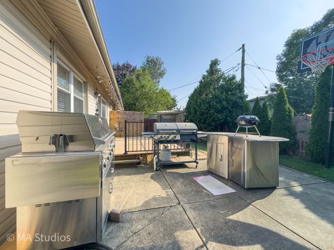 Tiny photo for 1100 S Cherrywood Drive S, Mount Prospect, IL 60056 (MLS # 12703919)