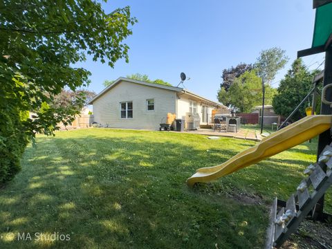 Tiny photo for 1100 S Cherrywood Drive S, Mount Prospect, IL 60056 (MLS # 12703919)