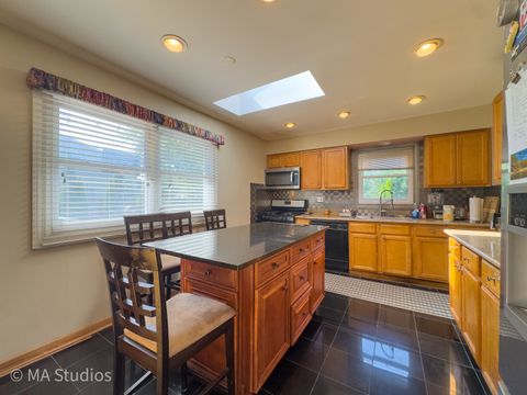 Tiny photo for 1100 S Cherrywood Drive S, Mount Prospect, IL 60056 (MLS # 12703919)