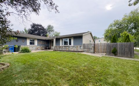 Tiny photo for 1100 S Cherrywood Drive S, Mount Prospect, IL 60056 (MLS # 12703919)