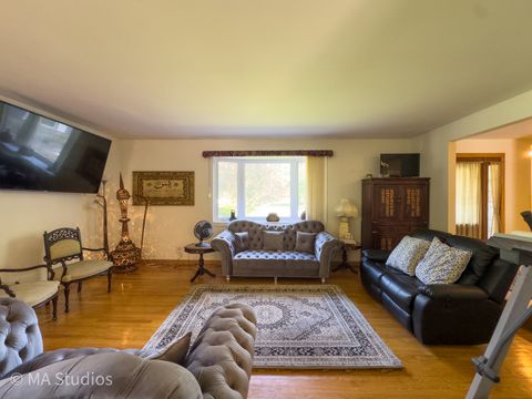 Tiny photo for 1100 S Cherrywood Drive S, Mount Prospect, IL 60056 (MLS # 12703919)