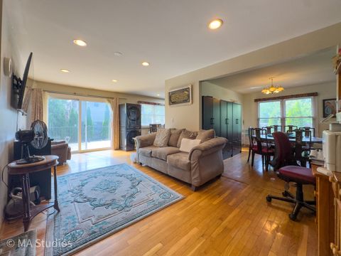 Tiny photo for 1100 S Cherrywood Drive S, Mount Prospect, IL 60056 (MLS # 12703919)