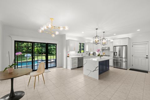 Tiny photo for 3818 Grand View Court, St. Charles, IL 60175 (MLS # 12583332)