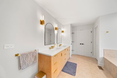 Tiny photo for 3818 Grand View Court, St. Charles, IL 60175 (MLS # 12583332)