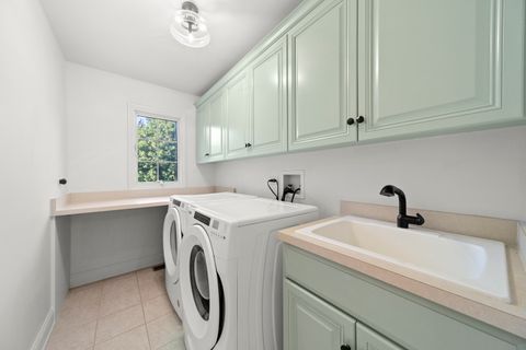 Tiny photo for 3818 Grand View Court, St. Charles, IL 60175 (MLS # 12583332)