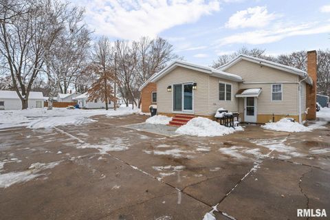 Tiny photo for 2701 47TH Street, Moline, IL 61265 (MLS # QC4269821)