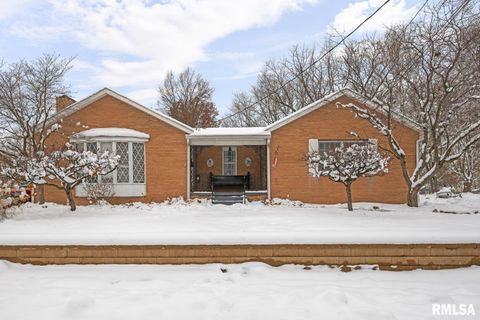 Tiny photo for 2701 47TH Street, Moline, IL 61265 (MLS # QC4269821)