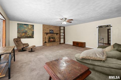 Tiny photo for 2701 47TH Street, Moline, IL 61265 (MLS # QC4269821)