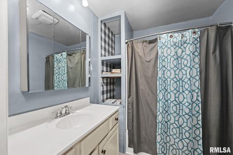 Tiny photo for 2701 47TH Street, Moline, IL 61265 (MLS # QC4269821)