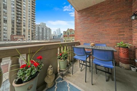 Tiny photo for 30 W Erie Street #601, Chicago, IL 60654 (MLS # 12587075)