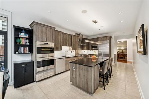 Tiny photo for 30 W Erie Street #601, Chicago, IL 60654 (MLS # 12587075)