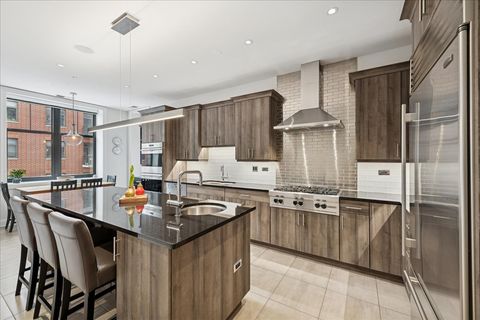 Tiny photo for 30 W Erie Street #601, Chicago, IL 60654 (MLS # 12587075)