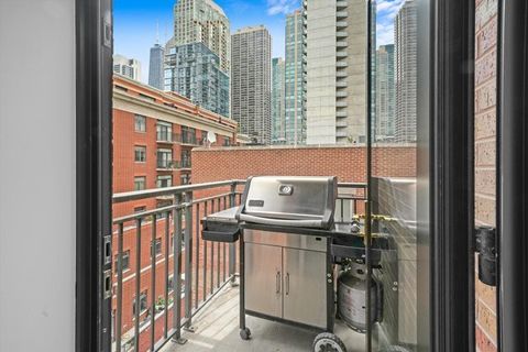 Tiny photo for 30 W Erie Street #601, Chicago, IL 60654 (MLS # 12587075)