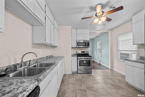 Tiny photo for 3438 TAYLOR Street, Davenport, IA 52806 (MLS # QC4270107)