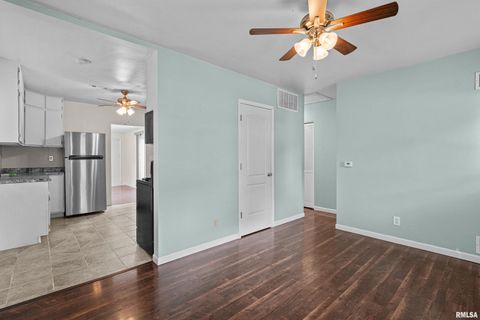 Tiny photo for 3438 TAYLOR Street, Davenport, IA 52806 (MLS # QC4270107)