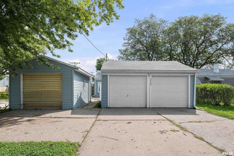 Tiny photo for 3438 TAYLOR Street, Davenport, IA 52806 (MLS # QC4270107)