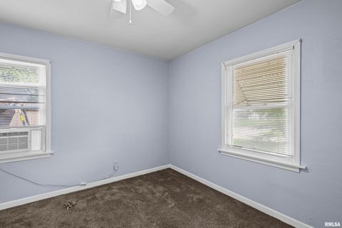 Tiny photo for 3438 TAYLOR Street, Davenport, IA 52806 (MLS # QC4270107)