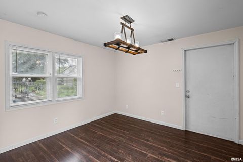 Tiny photo for 3438 TAYLOR Street, Davenport, IA 52806 (MLS # QC4270107)