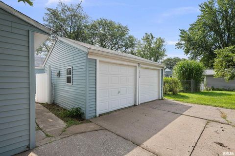 Tiny photo for 3438 TAYLOR Street, Davenport, IA 52806 (MLS # QC4270107)