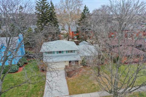 A home in Glen Ellyn