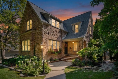 Photo of 239 S Bruner Street, Hinsdale, IL 60521 (MLS # 12741404)