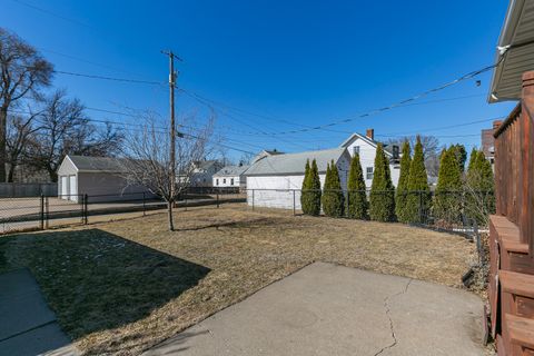 Tiny photo for 1734 N Howell Street, Davenport, IA 52804 (MLS # 12576167)