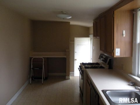 Tiny photo for 524 S 17TH Street, Murphysboro, IL 62966 (MLS # EB459447)