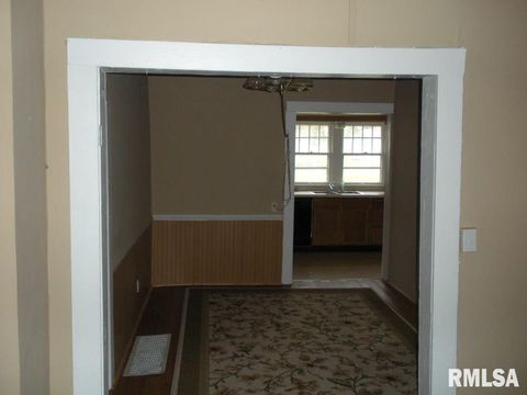 Tiny photo for 524 S 17TH Street, Murphysboro, IL 62966 (MLS # EB459447)