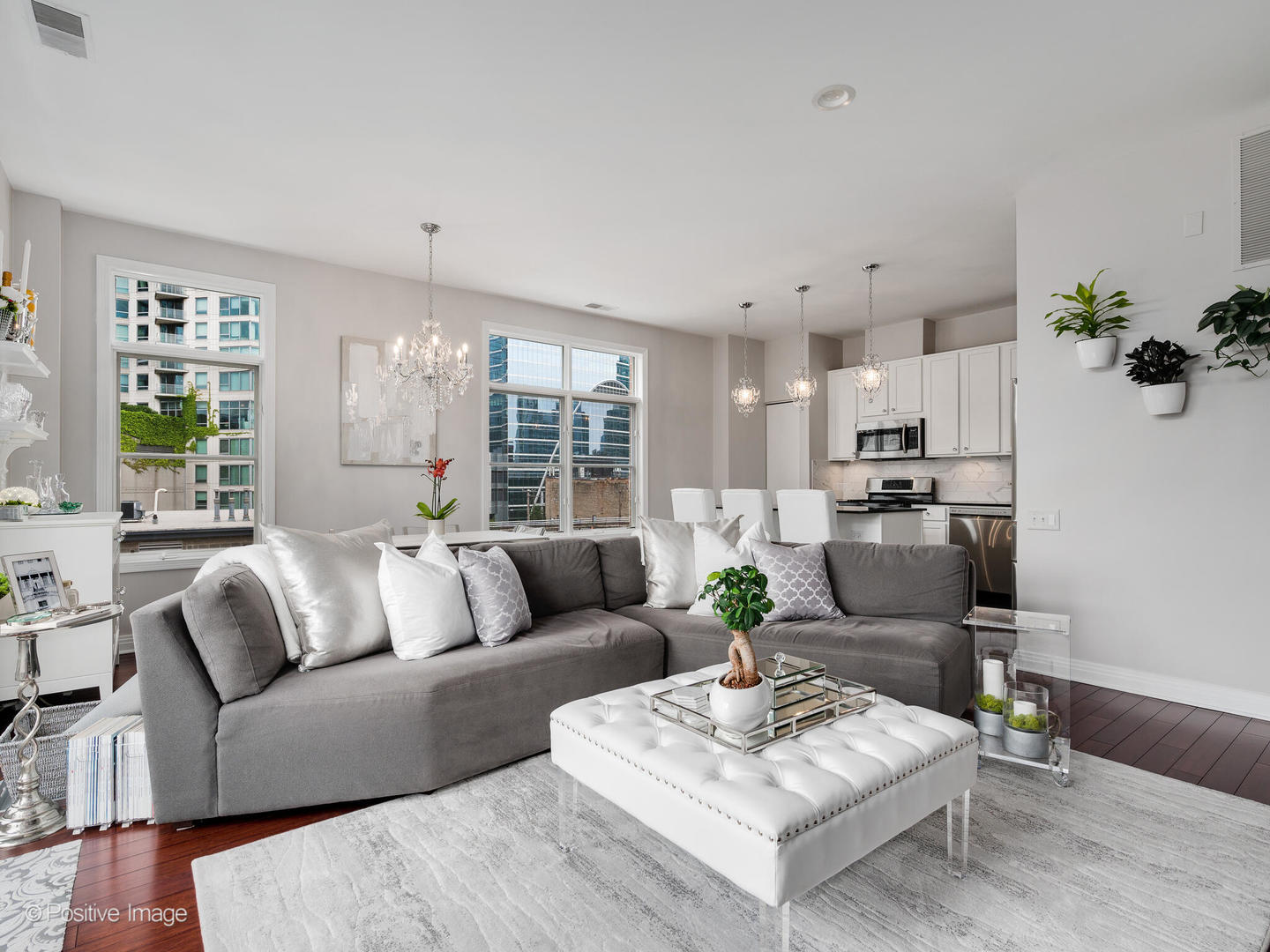 550 W Fulton Street 404