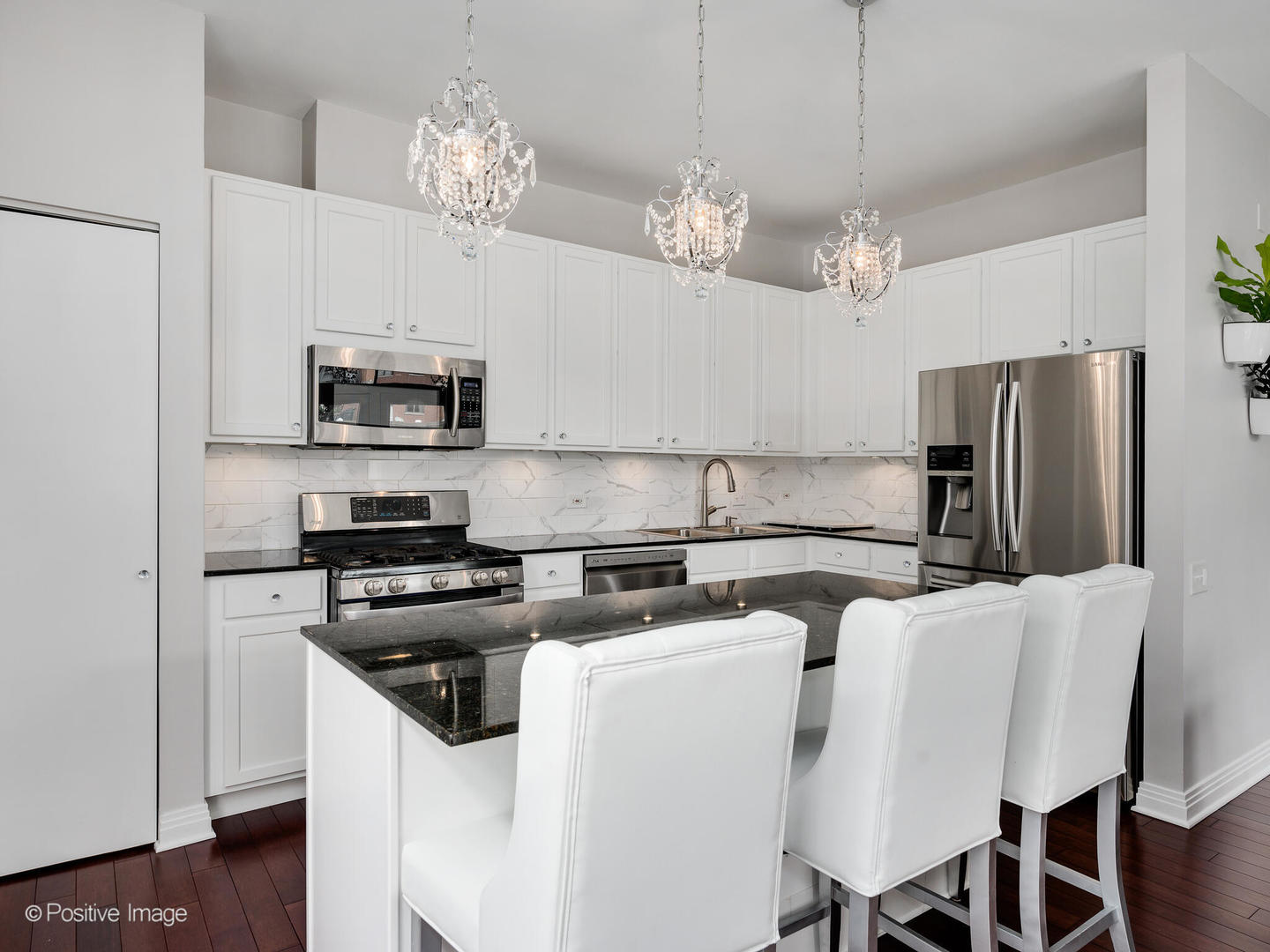 550 W Fulton Street 404