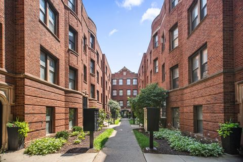 Photo of 4523.5 S Drexel Boulevard #3W, Chicago, IL 60653 (MLS # 12605121)