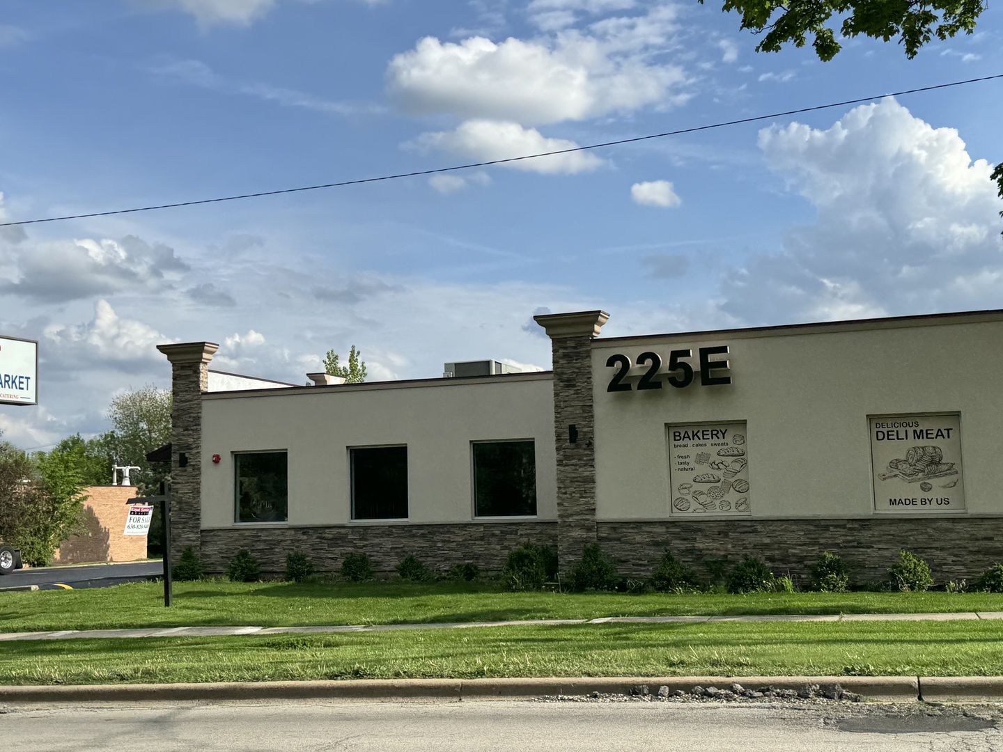 225 E Irving Park Road