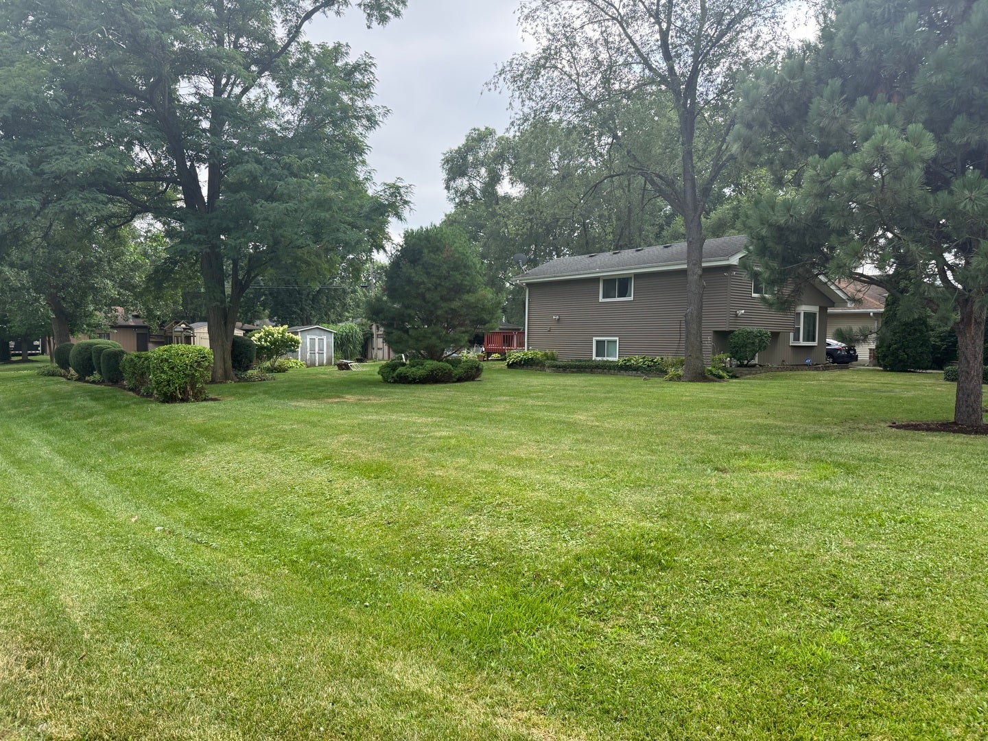 29W313 Ray Avenue