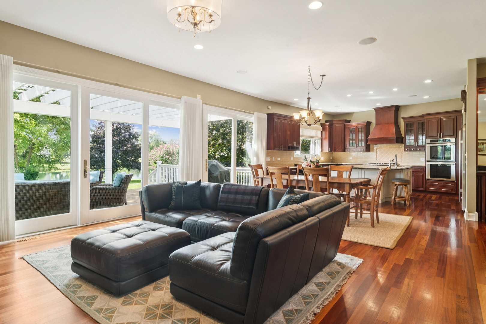 23133 W Bonnyrigg Court