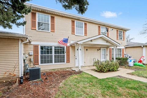 8 WILDWOOD Lane G Bolingbrook IL 60440