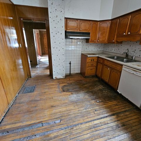 Tiny photo for 3950 W MONTROSE Avenue, Chicago, IL 60618 (MLS # 12714694)