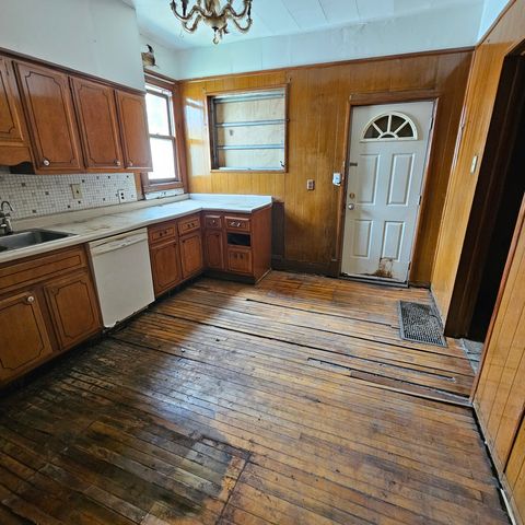 Tiny photo for 3950 W MONTROSE Avenue, Chicago, IL 60618 (MLS # 12714694)