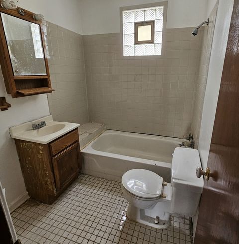 Tiny photo for 3950 W MONTROSE Avenue, Chicago, IL 60618 (MLS # 12714694)