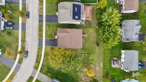 Tiny photo for 1730 Savannah Circle, Mundelein, IL 60060 (MLS # 12501270)